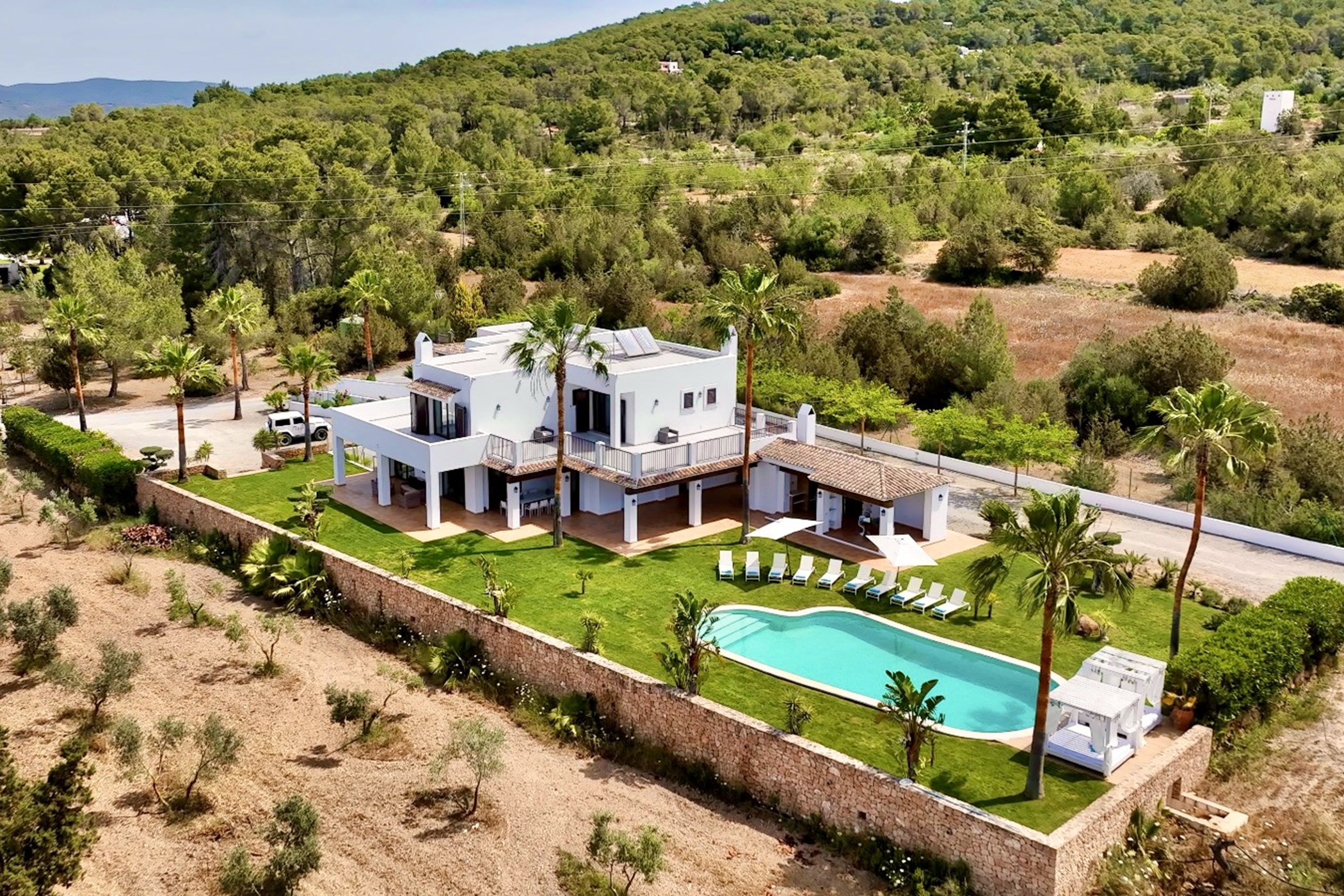 Beautiful country villa located between Ibiza and San Antonio